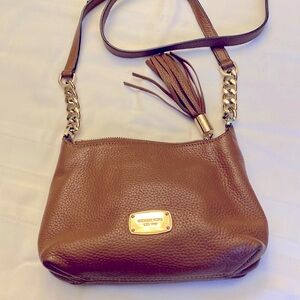Michael Kors Pebble Leather Crossbody Saddle-brown